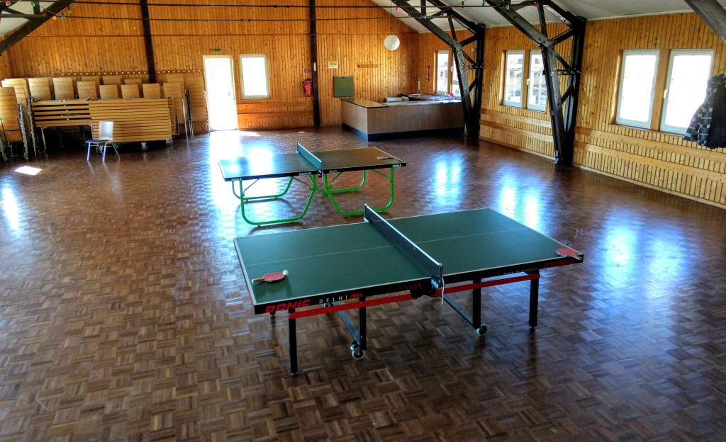 Tischtennis in der Gemeindehalle